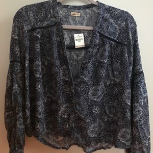 Hollister floral blouse